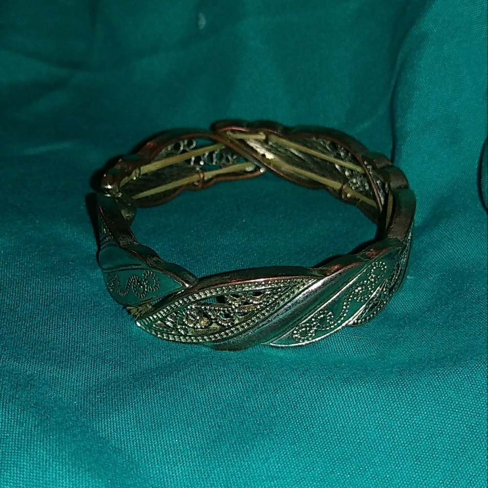 Silver stretch bracelet